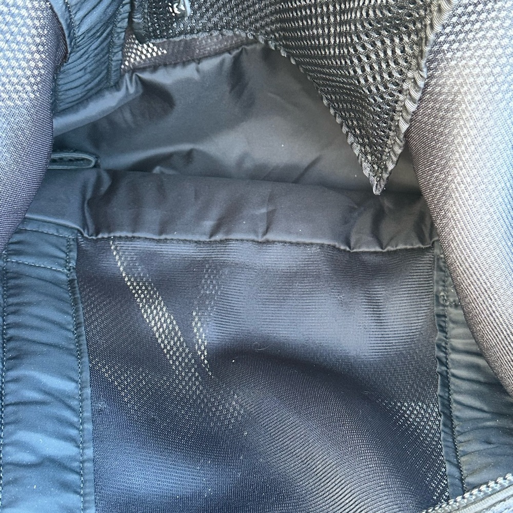 Lululemon athletica Hot Mesh  Tote Black - Picture 7 of 8